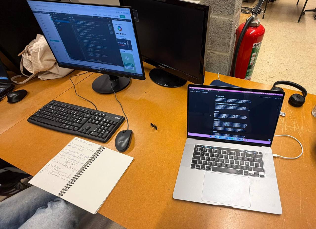 photo focused sur les écrans du groupe